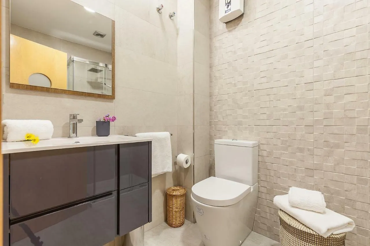 Fantastico Apartamento Con Vistas Calle Betis Sevilla Španělsko