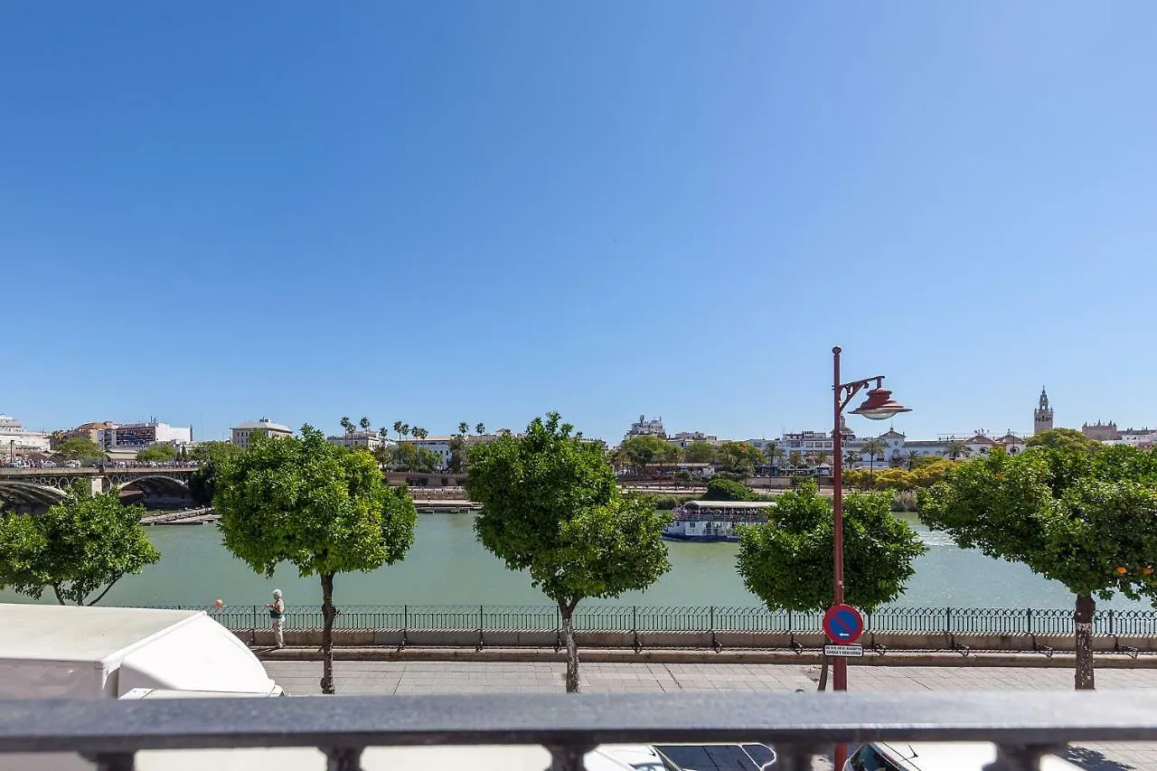 Fantastico Apartamento Con Vistas Calle Betis Sevilla