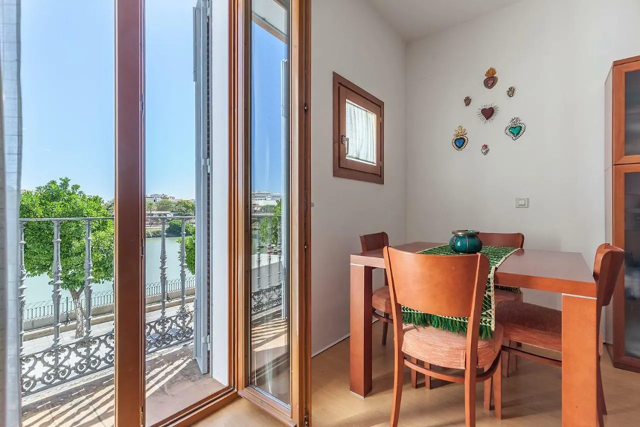 Fantastico Apartamento Con Vistas Calle Betis Seville Spain